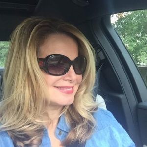 Meet your Posher, Deborah